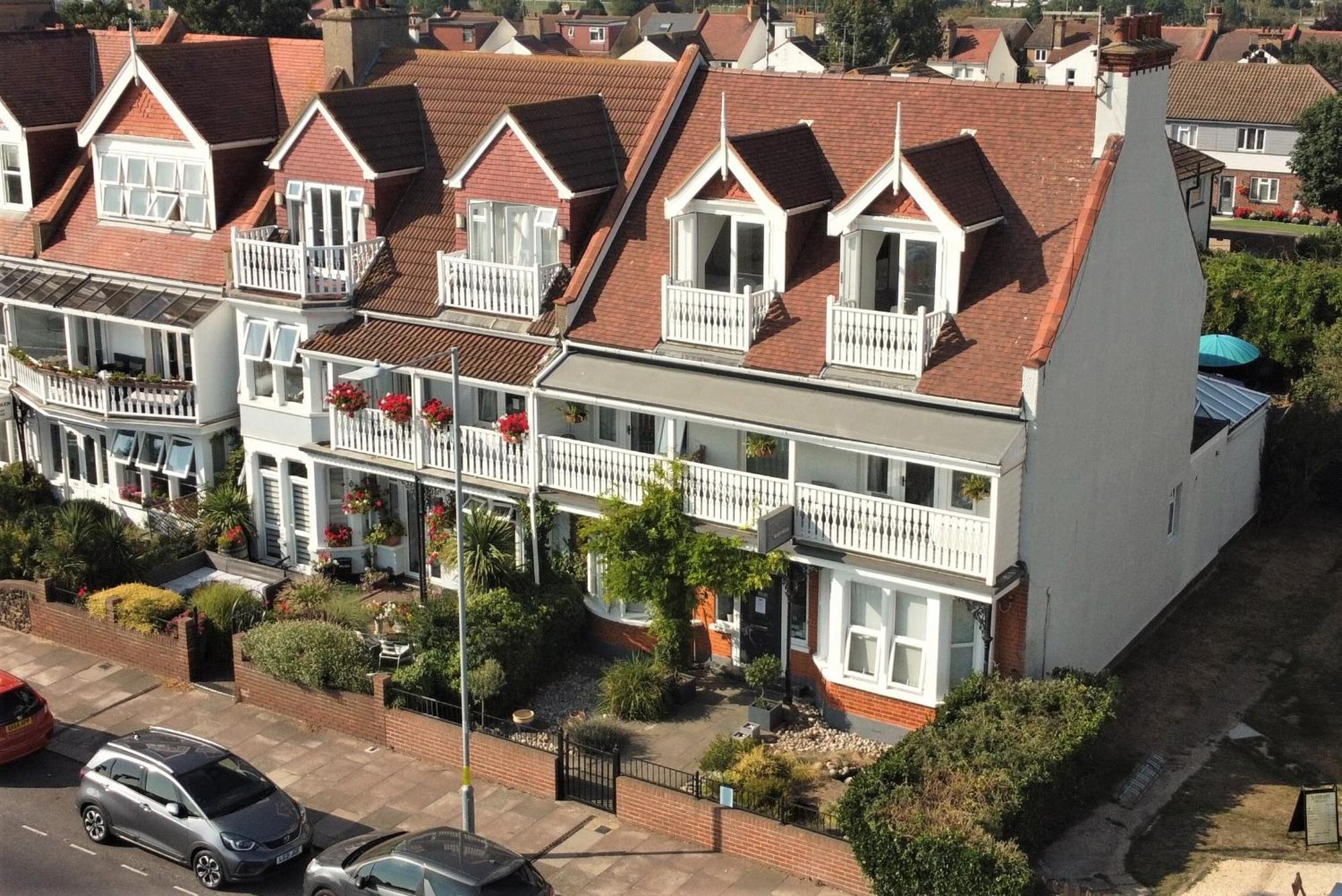 Beaches Guest House Southend-on-Sea Bagian luar foto